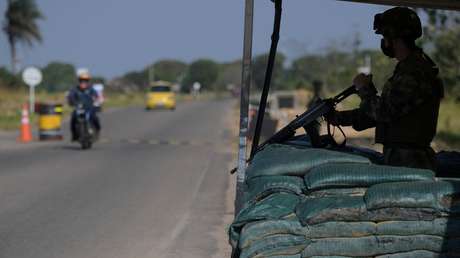 La Defensoría del Pueblo de Colombia denuncia que 15 personas fueron retenidas por un grupo armado