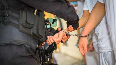 Aumenta a 46.120 el número de presuntos pandilleros encarcelados en El Salvador desde el inicio de la "guerra" contra los grupos criminales