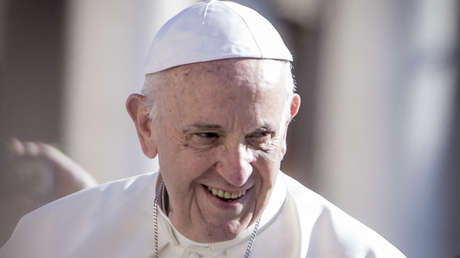 El papa Francisco pide ayudar a los jóvenes "a desarrollar un sano sentido crítico" para luchar contra la desinformación