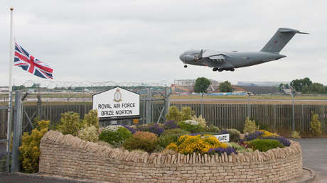 Suspenden los vuelos de la mayor base aérea del Reino Unido debido a que "la pista se ha derretido" por el calor extremo