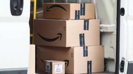 Detienen en España a 25 jóvenes por estafar medio millón de euros a Amazon con la devolución de pedidos