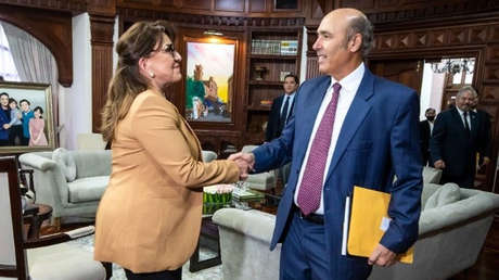 De embajador de EE.UU. durante el golpe a Zelaya a asesor de Xiomara Castro: el estratégico papel de Hugo Llorens en Honduras