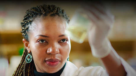 Una serie de reacciones químicas podrían explicar cómo surgió la vida en la Tierra