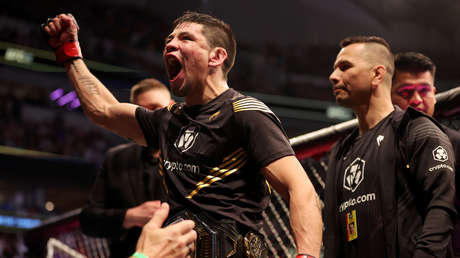 El luchador mexicano Brandon Moreno noquea a su rival con una devastadora patada (VIDEO)