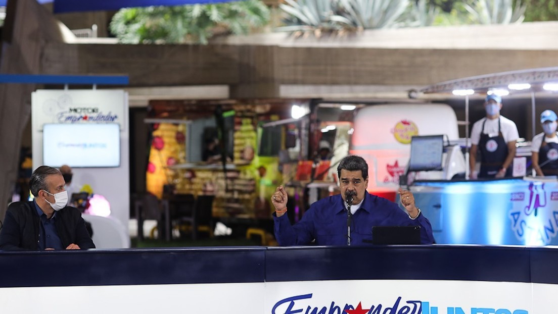 Maduro denuncia el "secuestro" en Argentina e intento de robo de EE.UU. de un avión venezolano