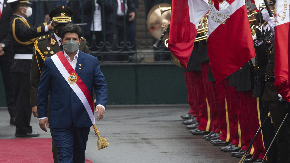 El Congreso de Perú no autoriza a Pedro Castillo a viajar a Colombia para la investidura de Gustavo Petro