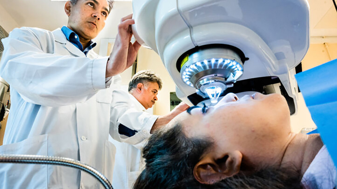 Crean una córnea de bioingeniería hecha de piel de cerdo que podría devolver la vista a millones de personas