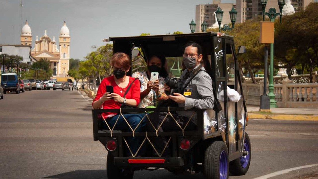 Autos eléctricos tipo 'transformer': los curiosos coches de un venezolano que sueña con superar a Tesla