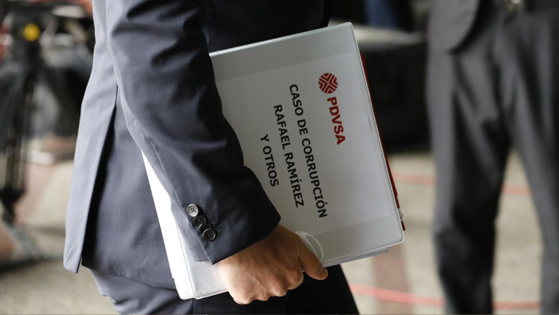 Venezuela denuncia un "mega robo" por casi 5.000 millones dólares que habría ejecutado el exministro Rafael Ramírez contra PDVSA