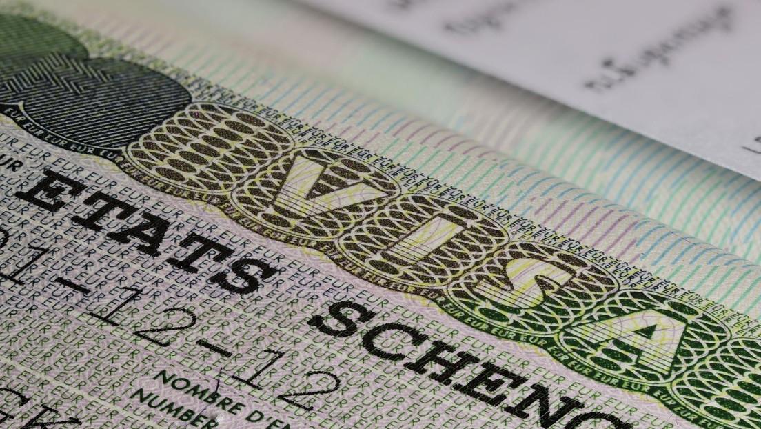 Moscú califica de "disparo en su propio pie" la decisión de la UE de suspender el régimen simplificado de visados con Rusia