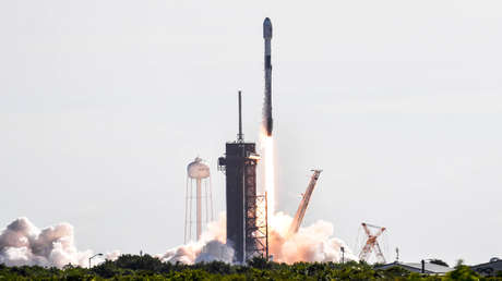 "Como un obelisco alienígena": Hallan posibles desechos espaciales de una misión de SpaceX en una zona montañosa de Australia