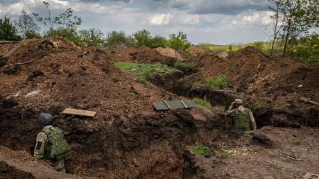 "Es simplemente un infierno allí": Zelenski admite que el Ejército ucraniano no consigue superar la ventaja de Rusia en el campo de batalla