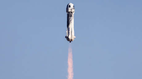 VIDEO: Blue Origin pone en órbita su sexto vuelo tripulado