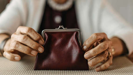 Investigadores relacionan los bajos salarios con una pérdida más rápida de la memoria en edad avanzada