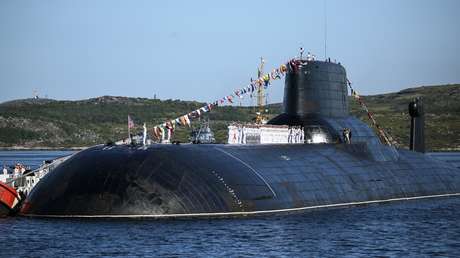 El mayor submarino nuclear del mundo realiza misiones de entrenamiento y combate durante una salida regular al mar