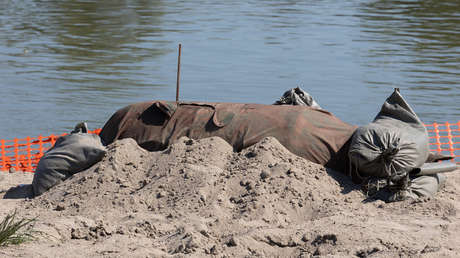 Encuentran una bomba de la II Guerra Mundial en un río tras la bajada de las aguas provocada por la peor sequía en décadas en Italia