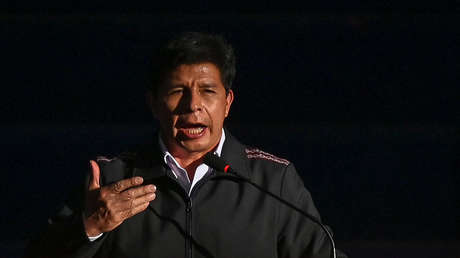 Pedro Castillo cuestiona a los medios de comunicación en Perú que "marean" a la población