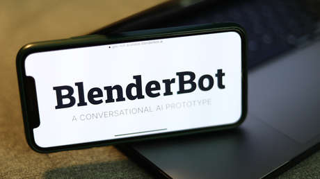 Un avanzado 'chatbot' de Meta llama a Zuckerberg "espeluznante y controlador" y critica a Facebook por sus "noticias falsas"