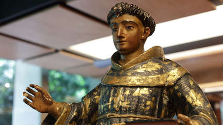 El FBI devuelve a México una escultura virreinal que fue robada de una iglesia hace 20 años