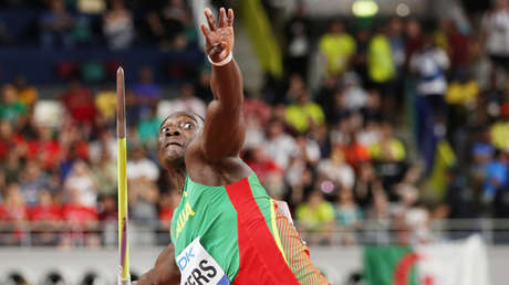 VIDEO: Golpean brutalmente al bicampeón mundial de lanzamiento de jabalina, Anderson Peters, durante una fiesta en Granada