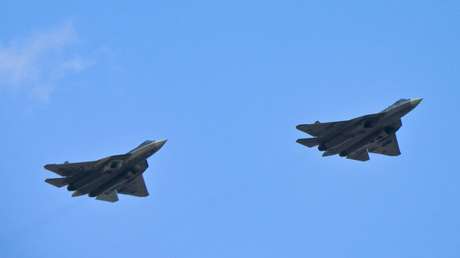 Rusia estudia dotar a su caza de quinta generación Su-57 de una cabina biplaza