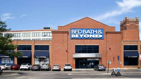 Un estudiante gana 110 millones de dólares en un mes con las 'acciones meme' del minorista Bed Bath & Beyond