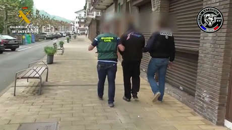 Desarticulan en España una banda que llevaba inmigrantes ilegales a Francia