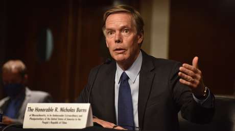 China acusa al embajador de EE.UU. en Pekín de "confundir el bien con el mal"