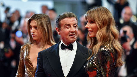 FOTO: Sylvester Stallone cambia el tatuaje del rostro de su esposa por el perro de 'Rocky'