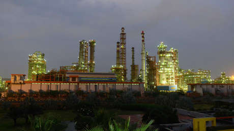 Bloomberg: La compañía Trafigura vende combustible ruso a Ecuador mientras Europa trata de rechazarlo