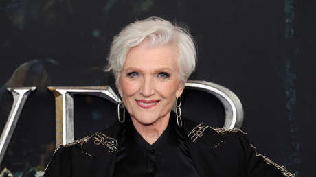 La madre de Elon Musk dice que tiene que dormir en el garaje cuando visita a su hijo