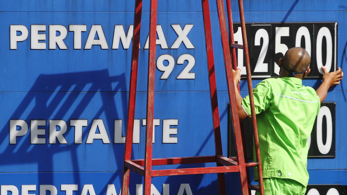 Indonesia aumenta el precio de los combustibles como "última opción"