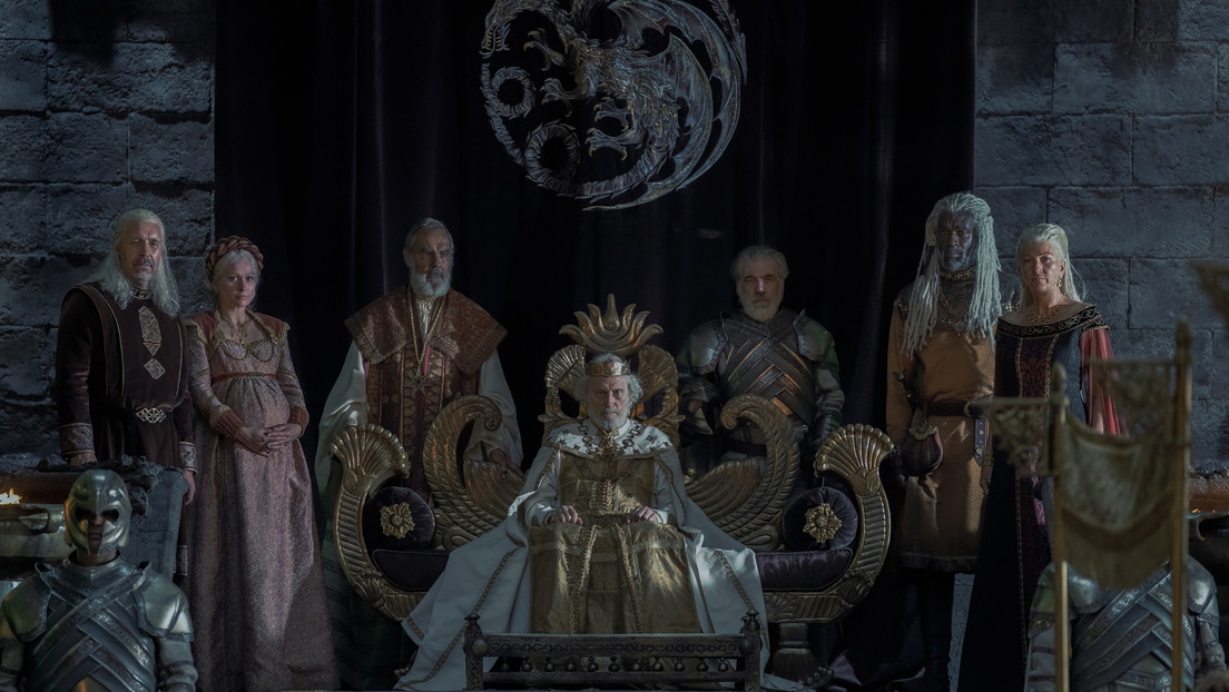 Descubren en la serie 'La Casa del Dragón' un divertido fallo que hace recordar el famoso vaso de Starbucks