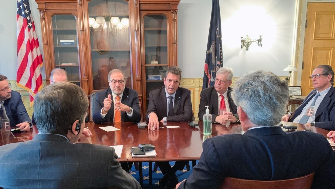 El FMI anuncia que las metas del acuerdo con Argentina "no serán alteradas", tras una reunión con el ministro de Economía