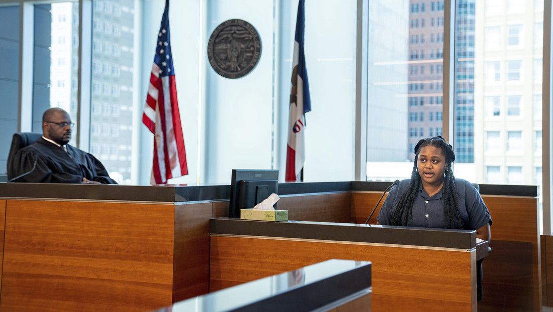 Una joven de 17 años que mató a su violador deberá pagar 150.000 dólares a su familia