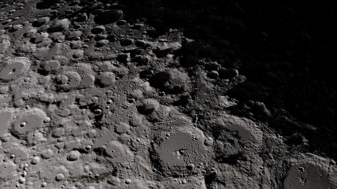 Descubren cómo los asteroides desplazaron los polos lunares