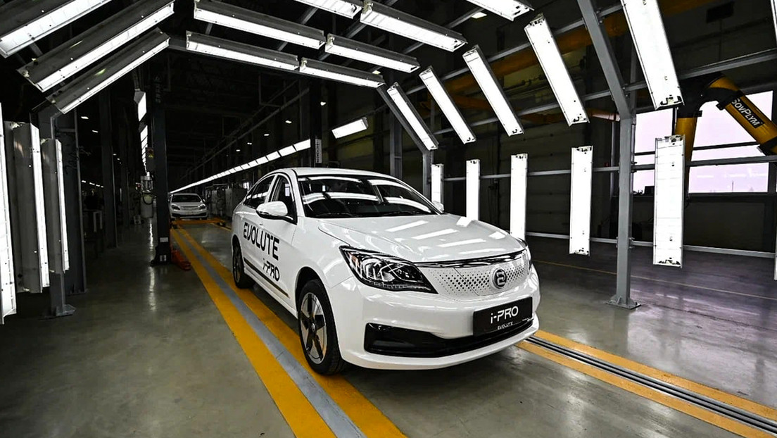 Rusia comienza la producción en serie de un nuevo modelo de coches eléctricos