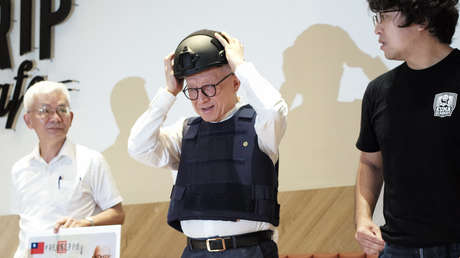 Un magnate taiwanés financiará un ejército de 3 millones de "guerreros civiles" para defenderse de China