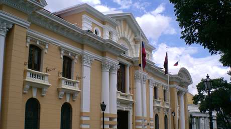 Escriben por primera vez en Venezuela el Dictado de la Victoria