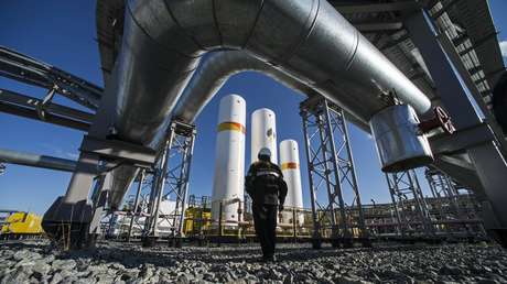 Viceprimer ministro de Rusia pide a los petroleros del país que se unan frente a los desafíos de la "presión externa"