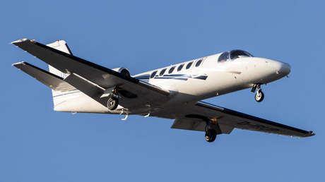 Un avión privado se estrella en el mar Báltico frente a Letonia