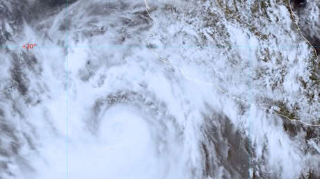 La tormenta tropical Kay se intensifica a huracán frente a las costas de México