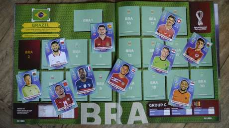 VIDEO: Un niño ciego latinoamericano adapta el álbum del Mundial al braille