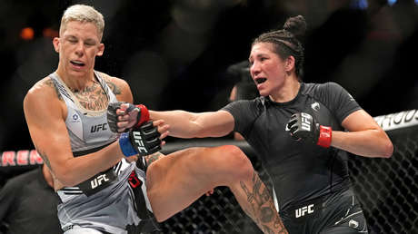 VIDEO: La mexicana Irene Aldana noquea a Macy Chiasson con un brutal taconazo al hígado en la UFC