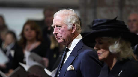 Método infalible: Carlos III 'inventa' un modo de poner fin a sus batallas con la pluma fuente