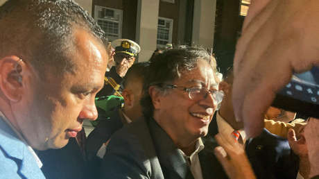 Petro responde a las críticas: "No soy de los que buscan cuando Biden va al baño para atravesársele"