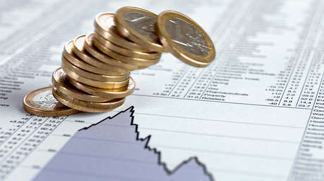 El euro reacciona a la baja tras el triunfo de Meloni en Italia y cae a su valor mínimo en 20 años