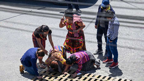 La desaparición de una madre y su hija tras un socavón en Guatemala recrudece la angustia de familiares y genera polémica sobre los responsables