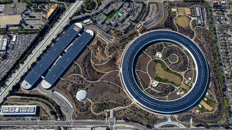 Apple despide a un importante ejecutivo por decir en TikTok que acaricia a "mujeres de pechos grandes"