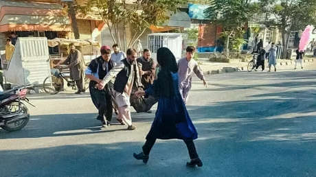 Decenas de muertos y heridos tras una explosión en un centro educativo en Kabul